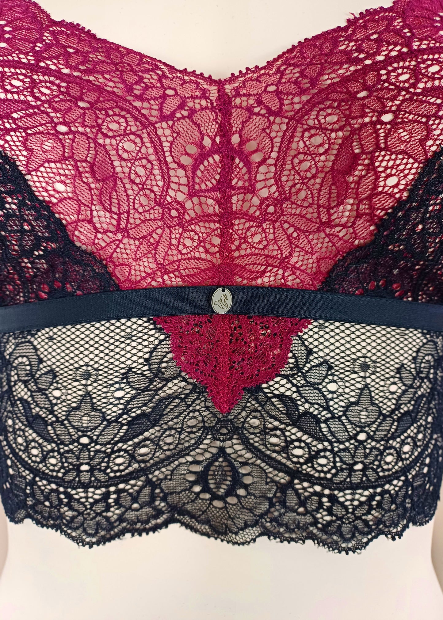M6 - Model Set: Thong Slip + Top von Orietta Orelli