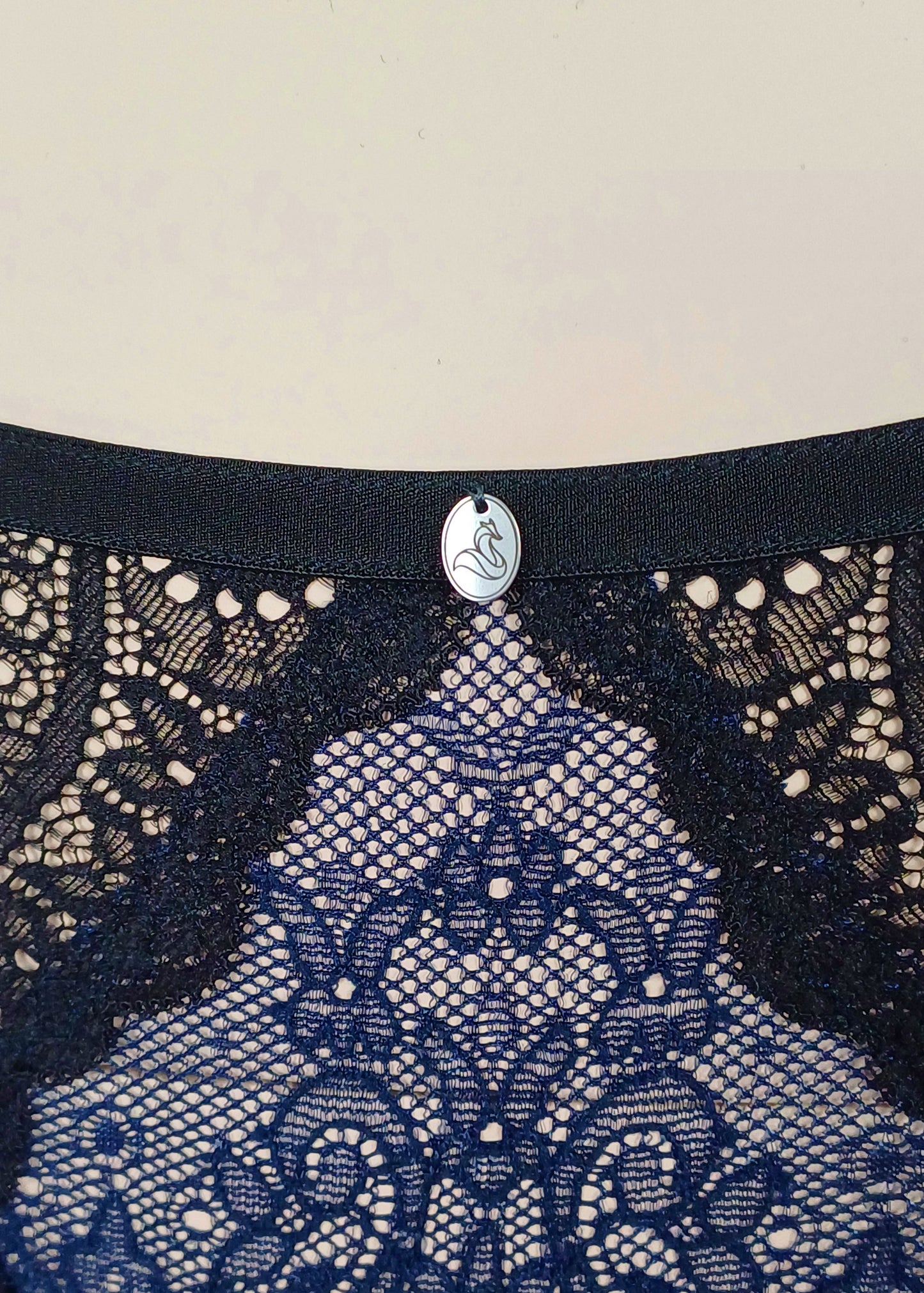 M6 - Model Set: Thong Slip + Top von Orietta Orelli