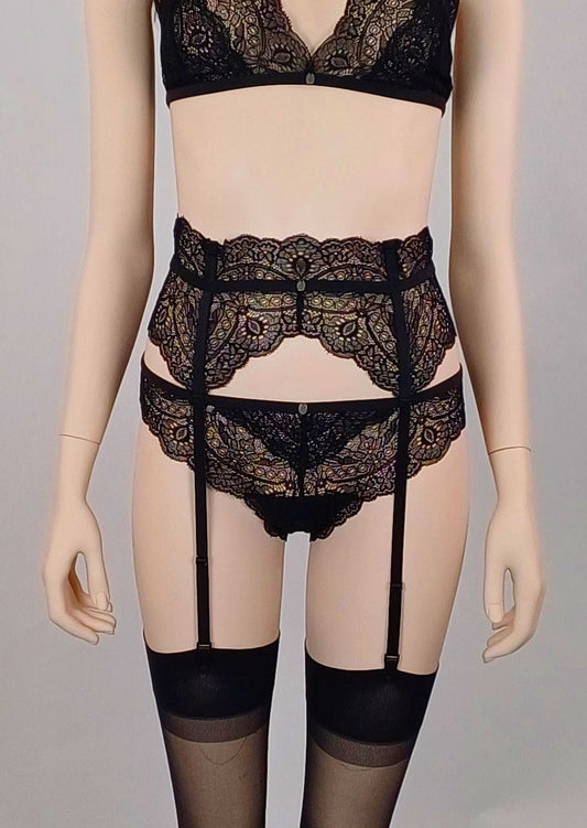 A3 - Accessoire: Strumpfhalter breit von Orietta Orelli