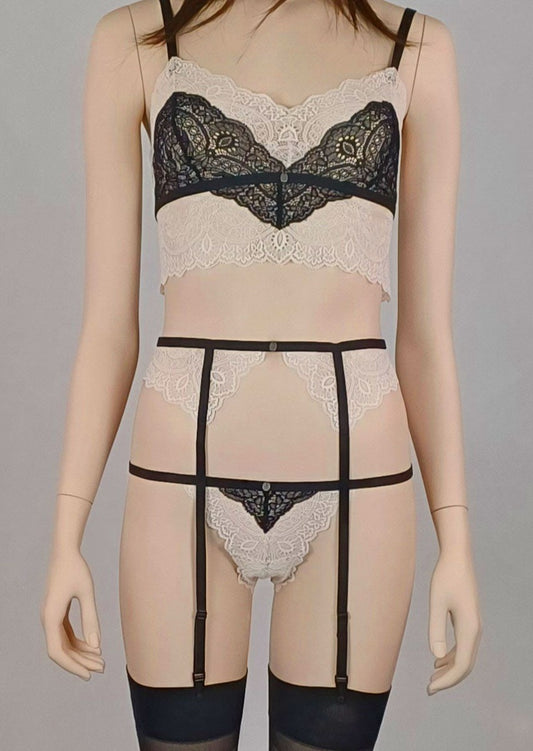 A2 - Accessoire: Strumpfhalter schmal von Orietta Orelli