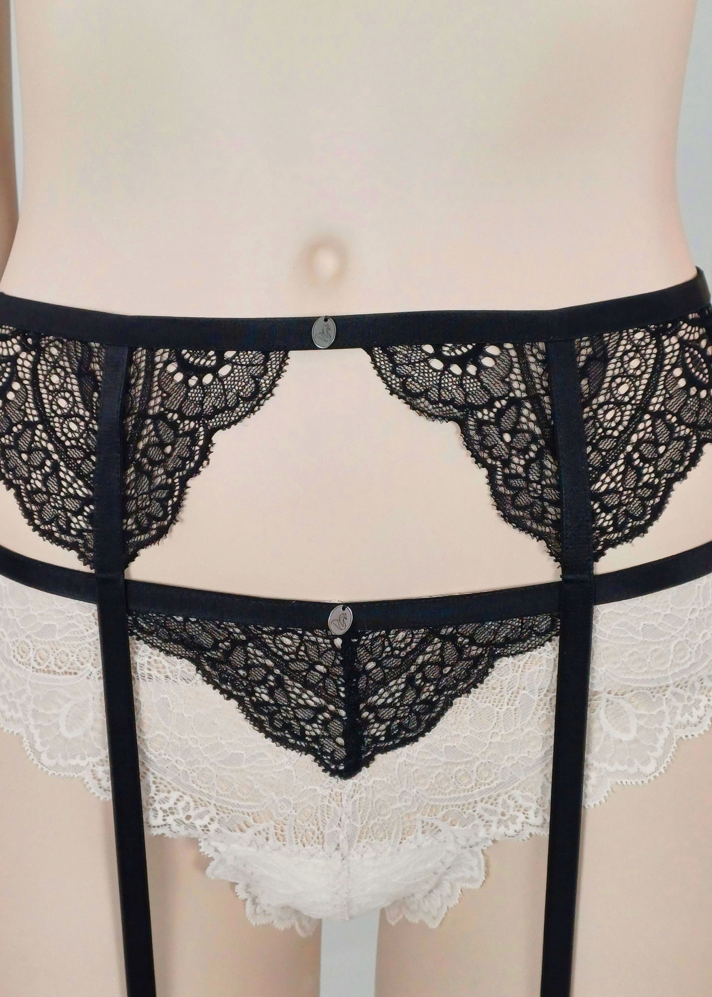 A2 - Accessoire: Strumpfhalter schmal von Orietta Orelli