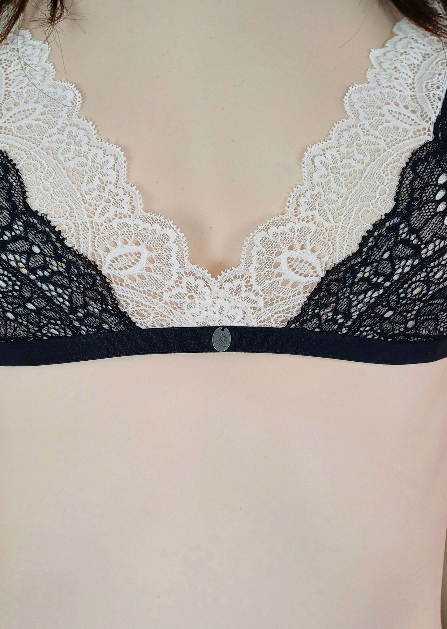 M3 - Model Set: String + Bralette von Orietta Orelli