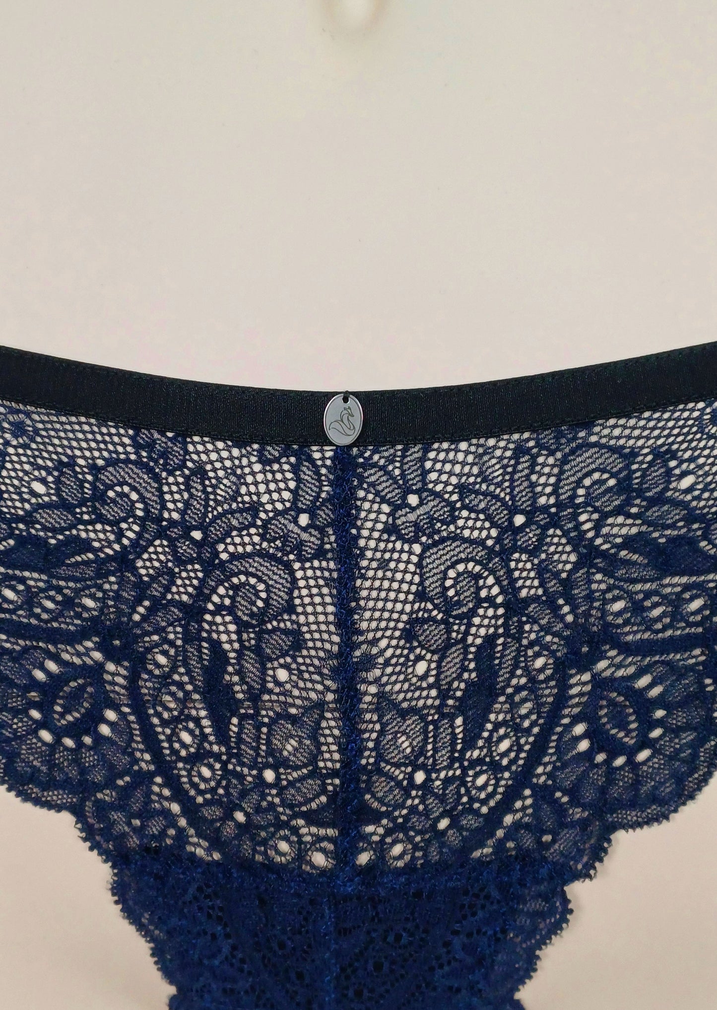 M4 - Model Set: String-Tanga + Top von Orietta Orelli