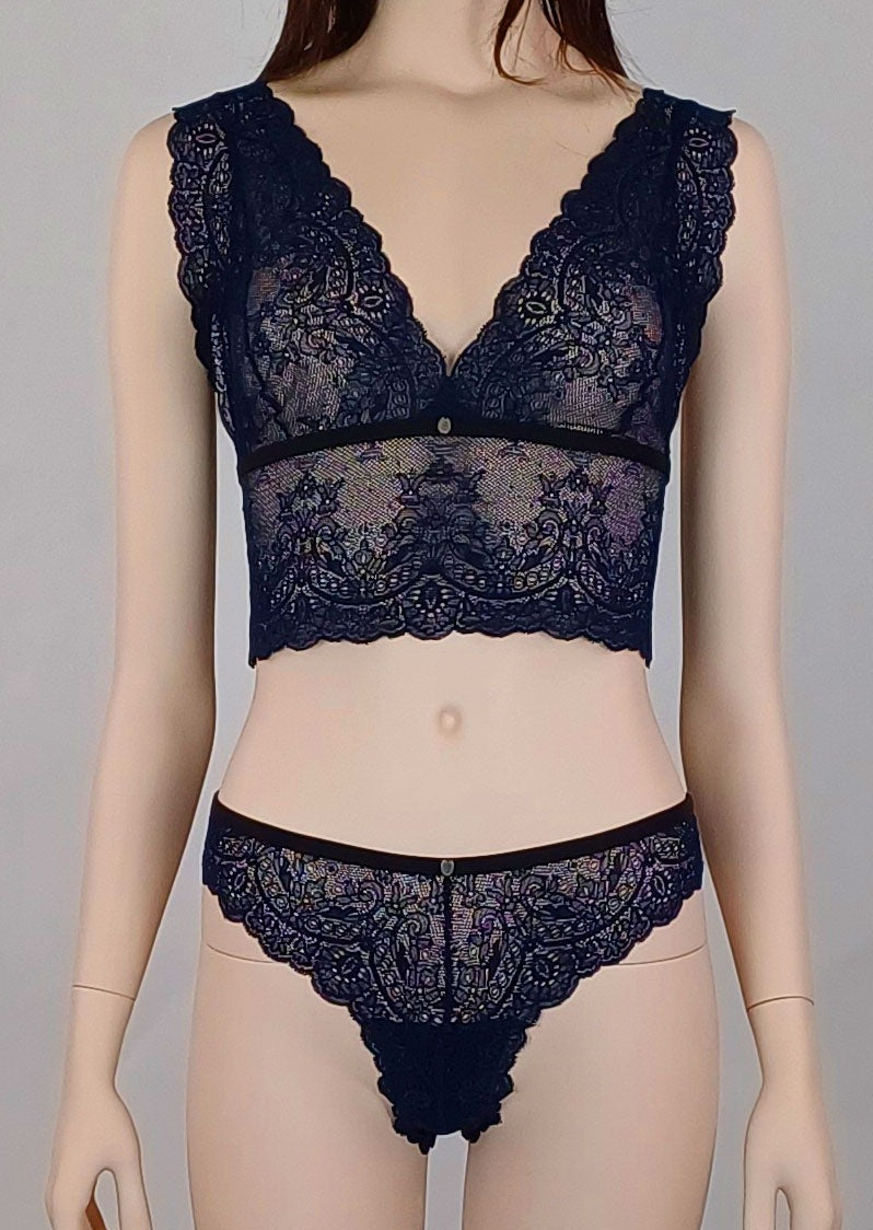 M4 - Model Set: String-Tanga + Top von Orietta Orelli