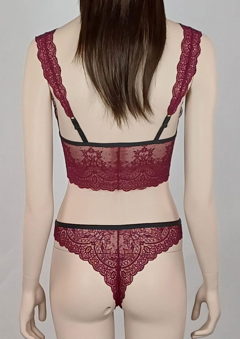 M4 - Model Set: String-Tanga + Top von Orietta Orelli