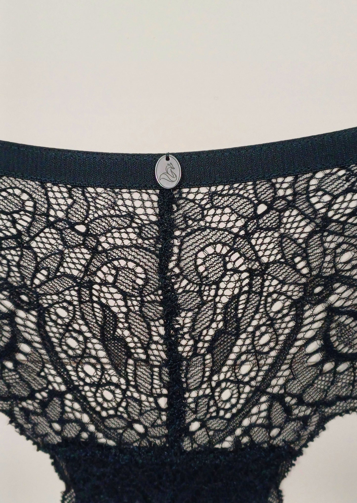 M4 - Model Set: String-Tanga + Top von Orietta Orelli