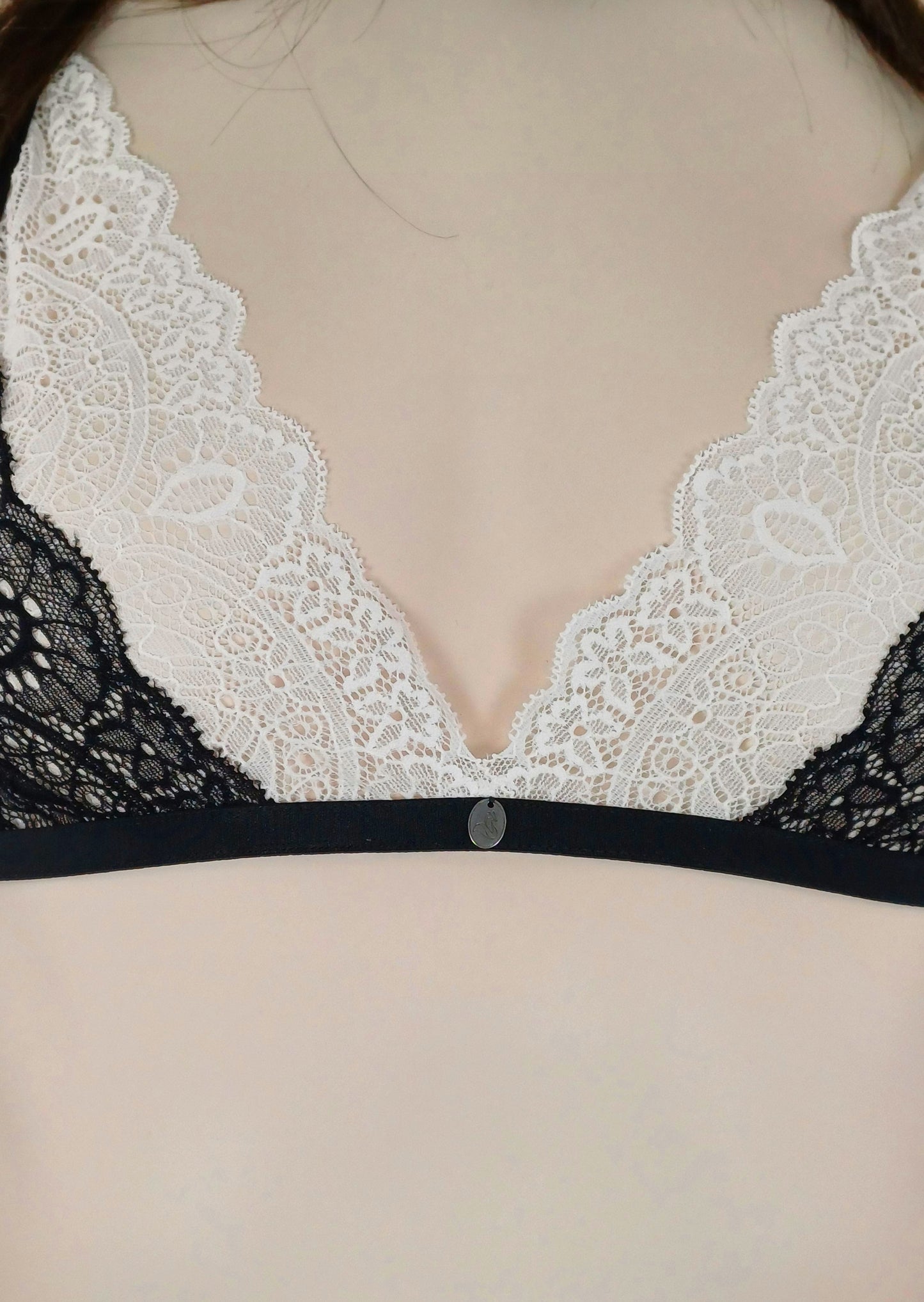 M1 - Dessous-Set: Bikini Slip + Bralette von Orietta Orelli