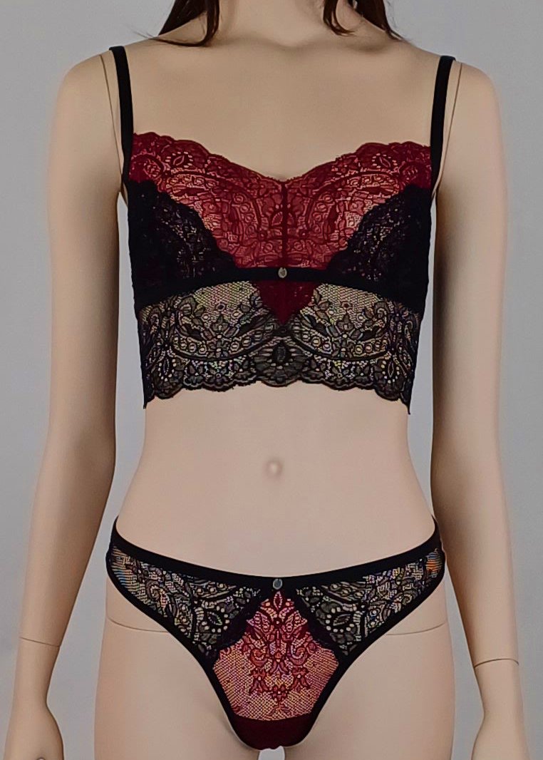 M6 - Model Set: Thong Slip + Top von Orietta Orelli