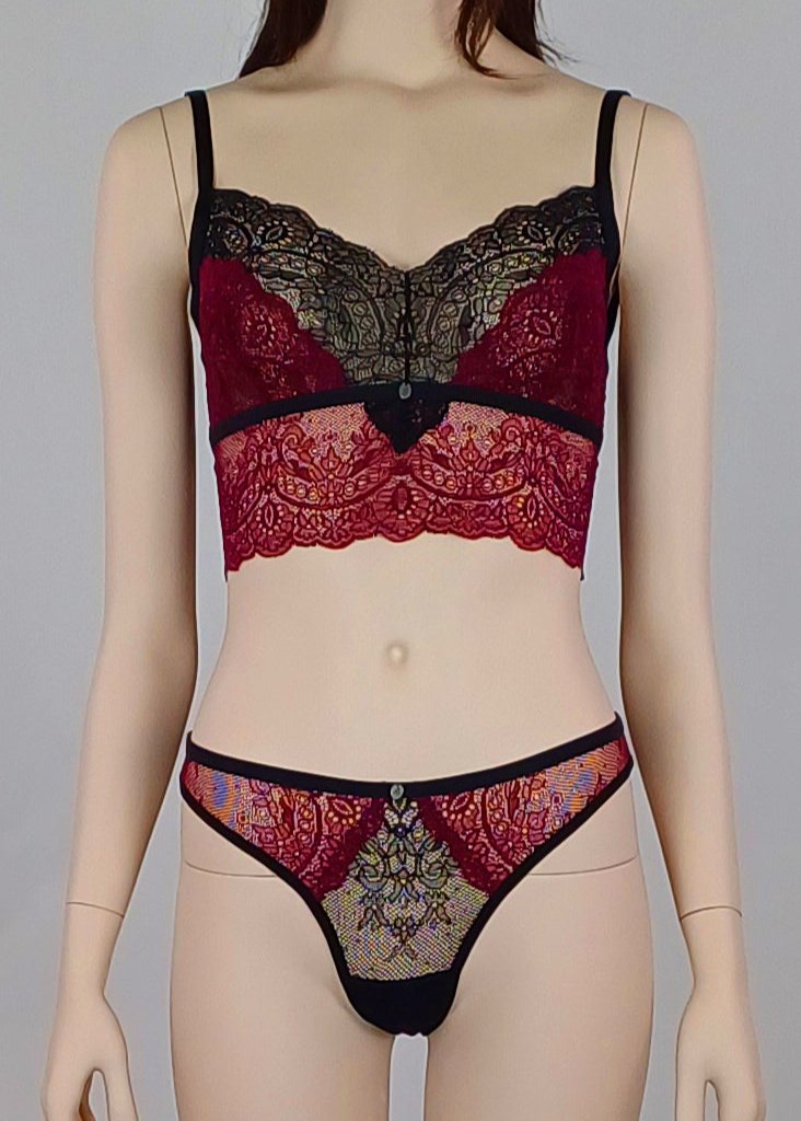 M6 - Model Set: Thong Slip + Top von Orietta Orelli