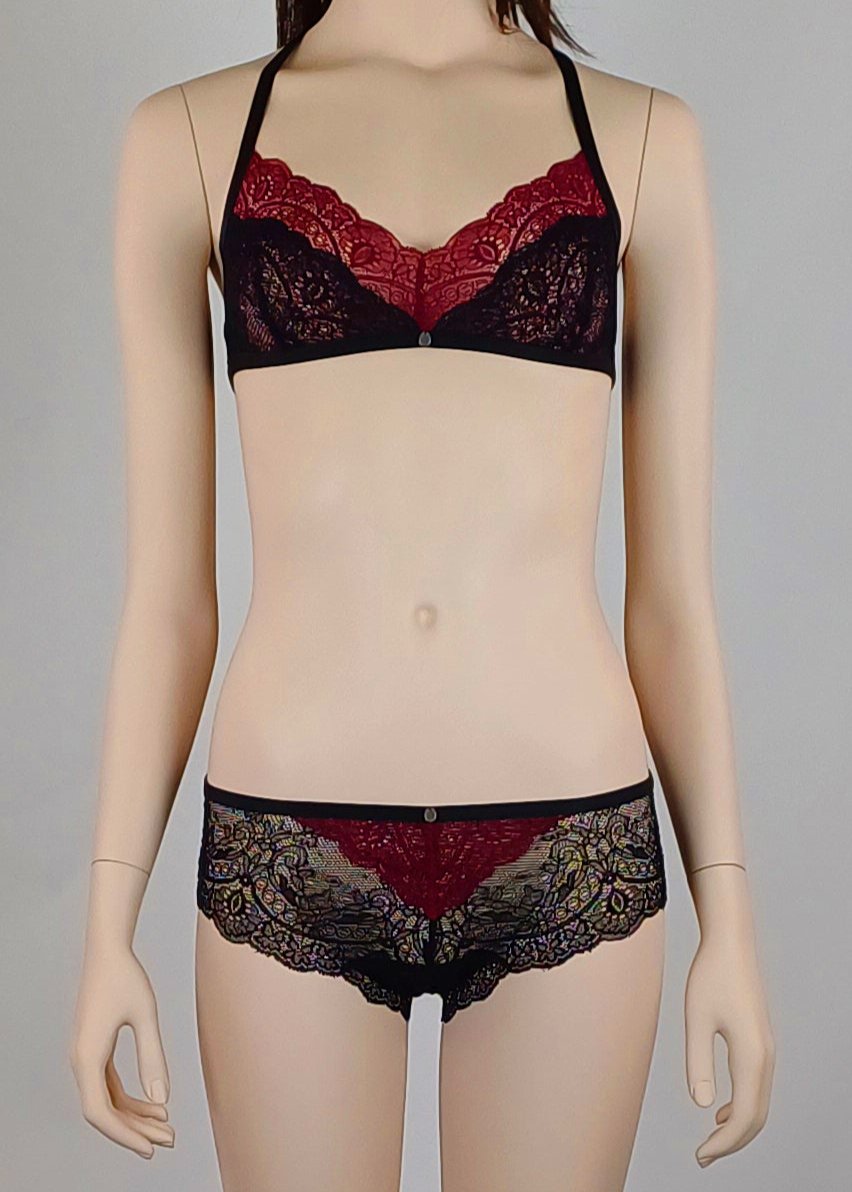 M8 - Model Set: Shorts + Bralette von Orietta Orelli