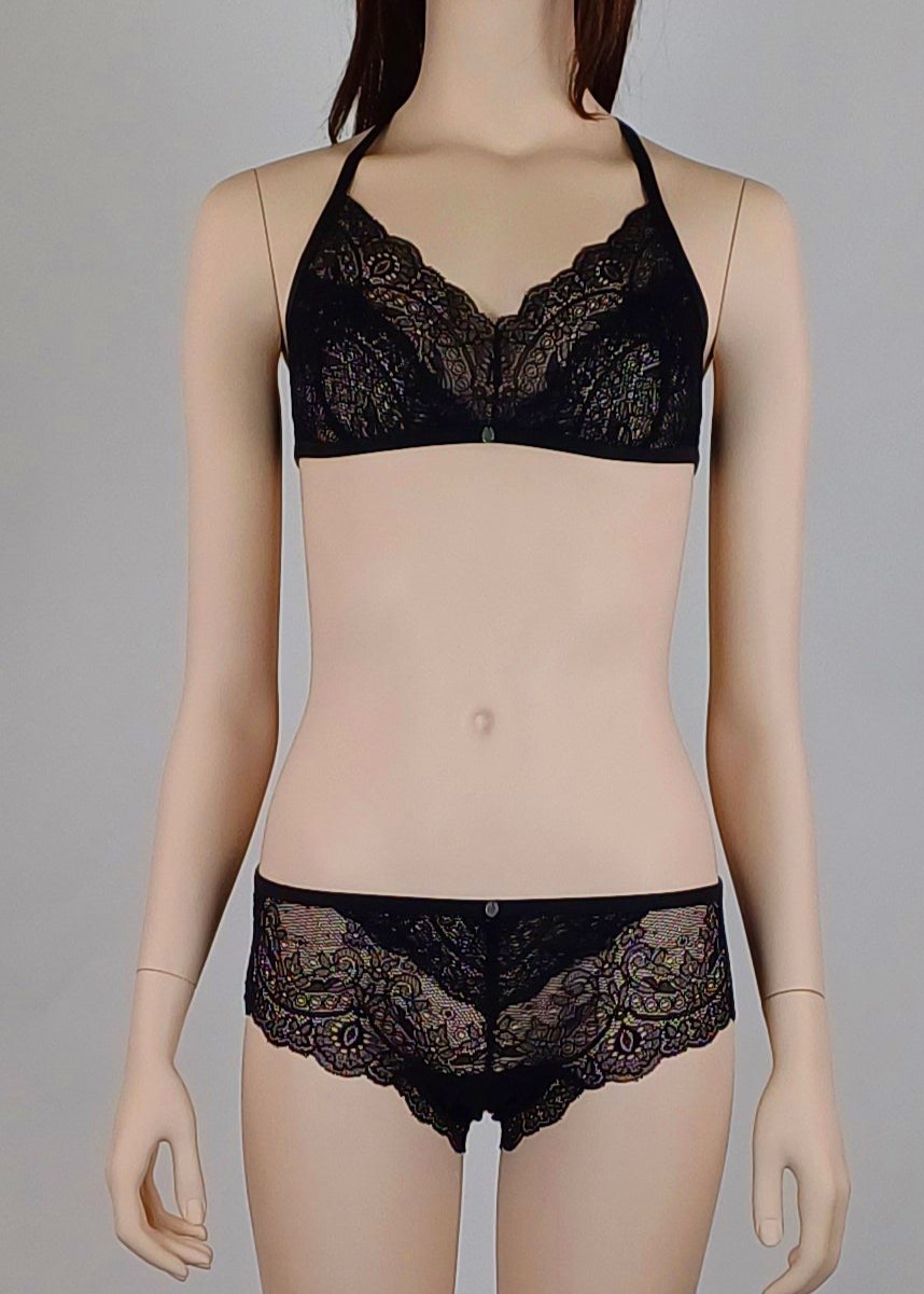 M8 - Model Set: Shorts + Bralette von Orietta Orelli
