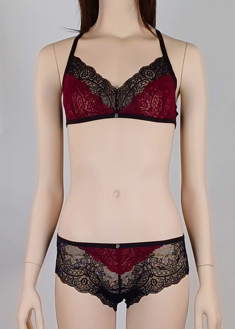 M8 - Model Set: Shorts + Bralette von Orietta Orelli