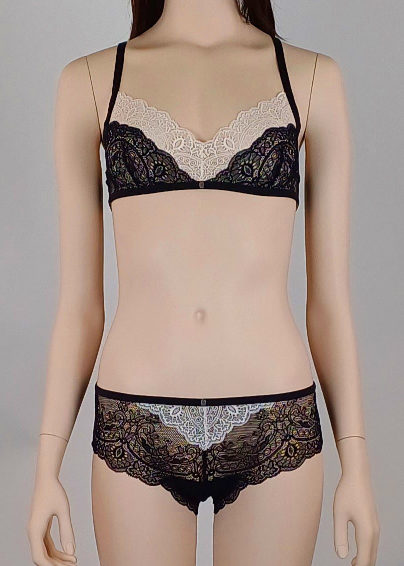 M8 - Model Set: Shorts + Bralette von Orietta Orelli